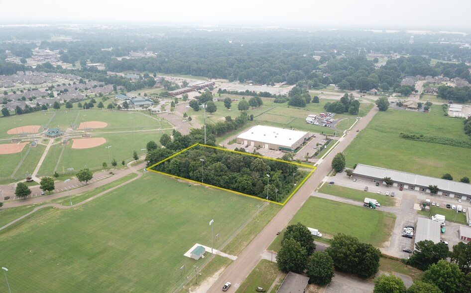 More Photos Of Caroma St, Olive Branch Flex For Lease