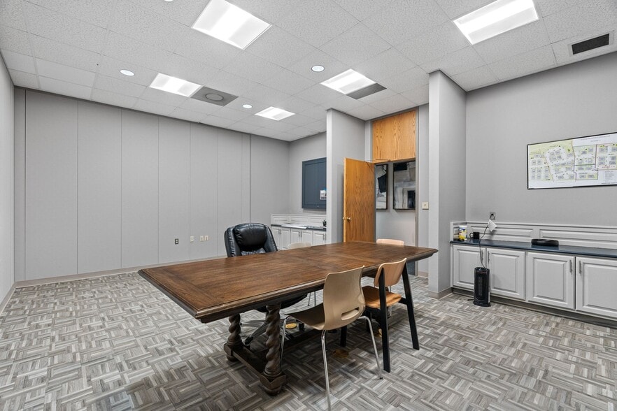 More Photos Of 3600 Wheeler Ave, Fort Smith Office For Sale