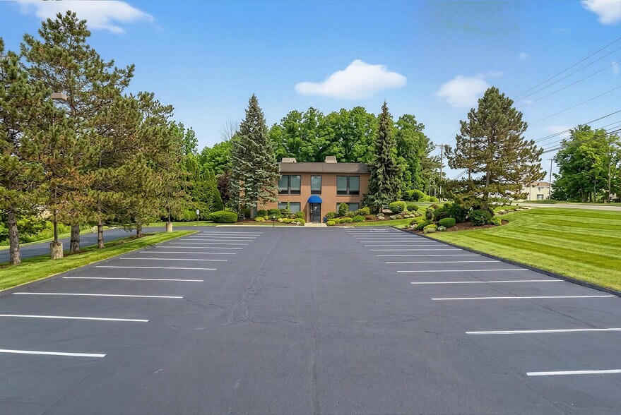More Photos Of 309 Daniel Webster Hwy, Merrimack Office For Sale