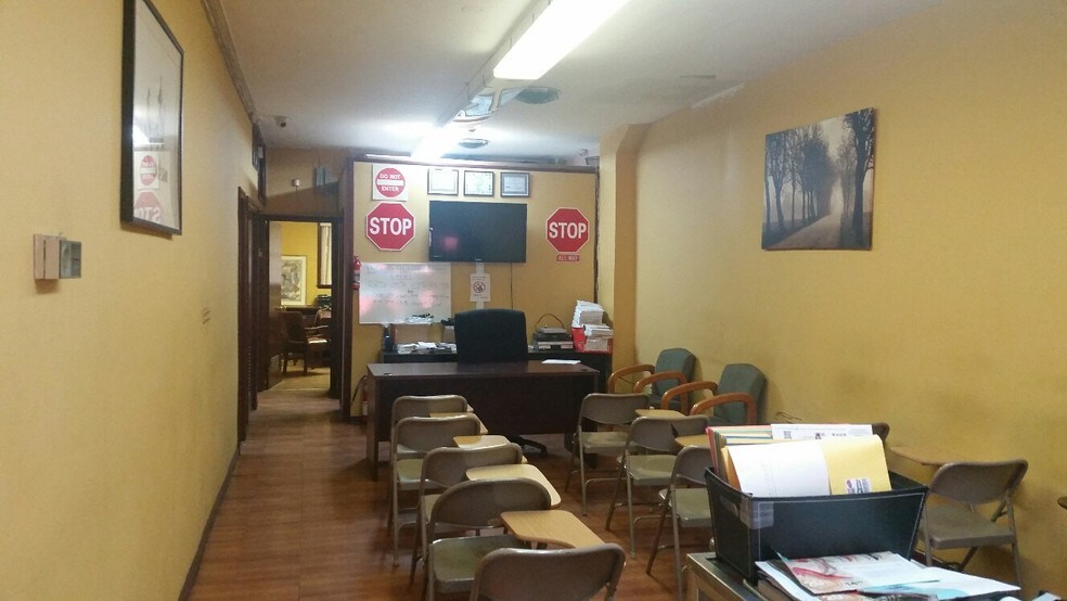 More Photos Of 278 Wyckoff Ave, Brooklyn Storefront Retail Residential For Lease