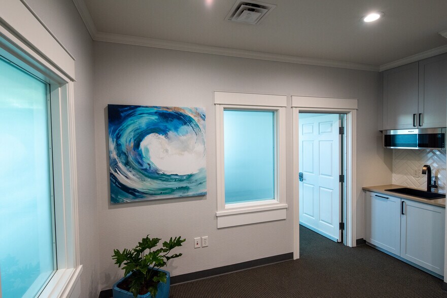 More Photos Of 68 Inverness Ln E, Englewood Loft Creative Space For Lease