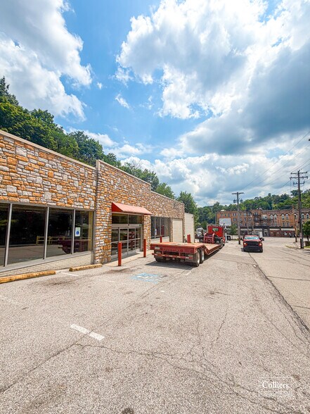 More Photos Of 2928 Sheraden Blvd, Pittsburgh Freestanding For Lease