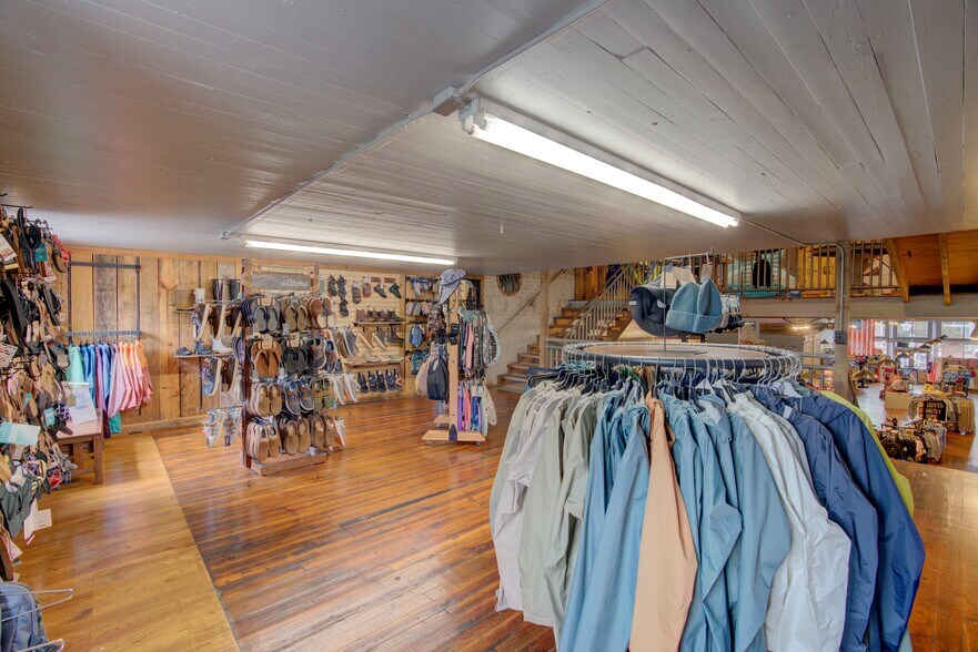 More Photos Of 109 Broad St, Rome Storefront For Sale