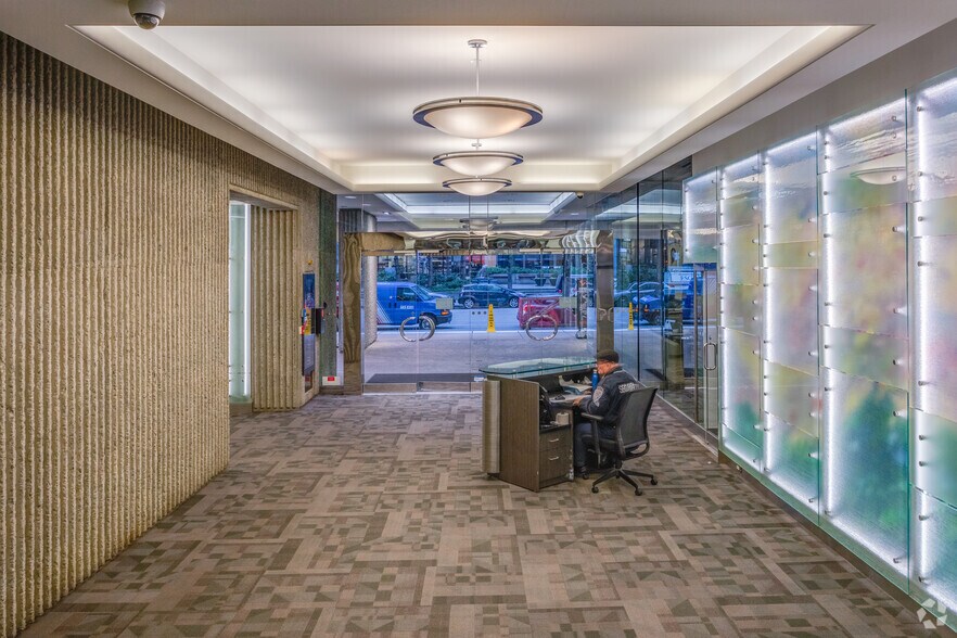 More Photos Of 1111 Melville St, Vancouver Office For Lease