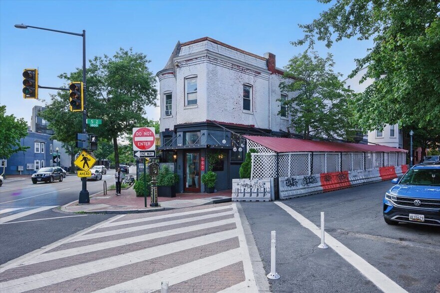 More Photos Of 501 Florida Ave NW, Washington Restaurant For Lease