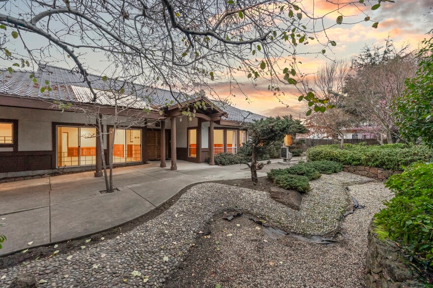 More Photos Of 24954 Cypress Ave, Hayward Multifamily For Sale