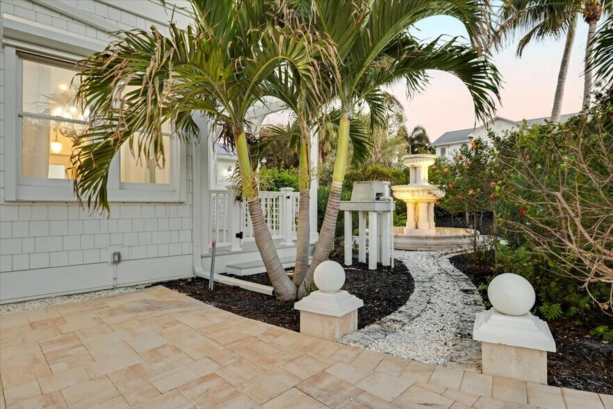 More Photos Of 8241 Main St, Bokeelia General Retail For Sale