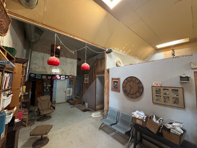 More Photos Of 3577 AZ-77, Taylor Office For Sale