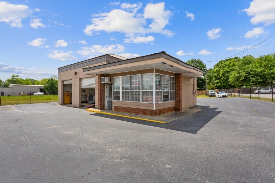 More Photos Of 1668 Atlanta Rd SE, Smyrna Auto Repair For Sale