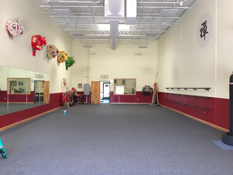 More Photos Of 21732 Provincial Blvd, Katy Service For Sale