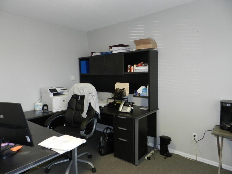 More Photos Of 445 Kristen Ct, Montrose Warehouse For Sale