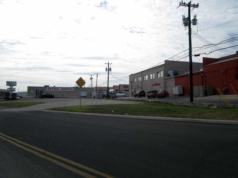 More Photos Of 4921 NW Industrial Dr, Leon Valley Land For Lease
