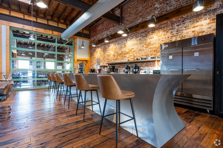 More Photos Of 111 W Lewis St, Greensboro Office For Lease