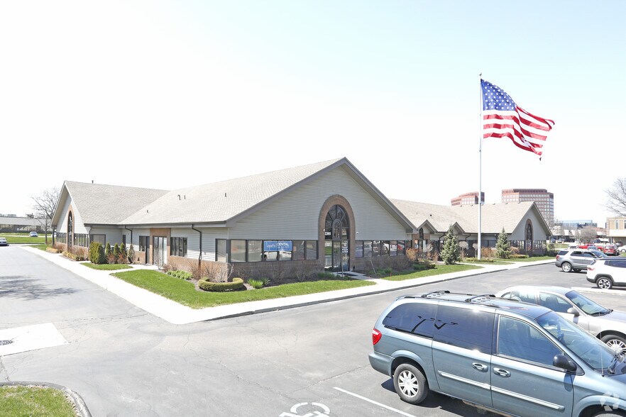 More Photos Of 2265 Livernois Rd, Troy Office For Lease