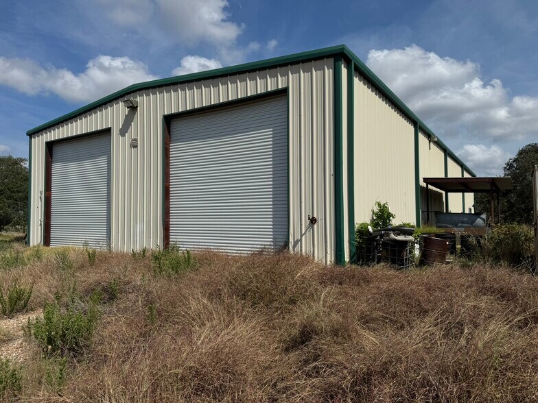 More Photos Of 2589 US-77, Hallettsville Warehouse For Sale