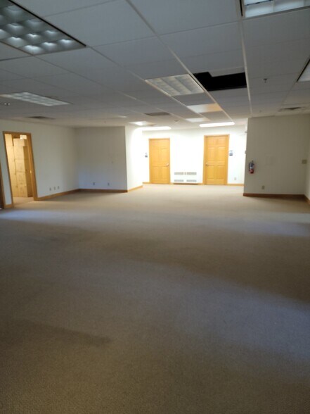 More Photos Of 14640 W Greenfield Ave, Brookfield Office Residential For Lease