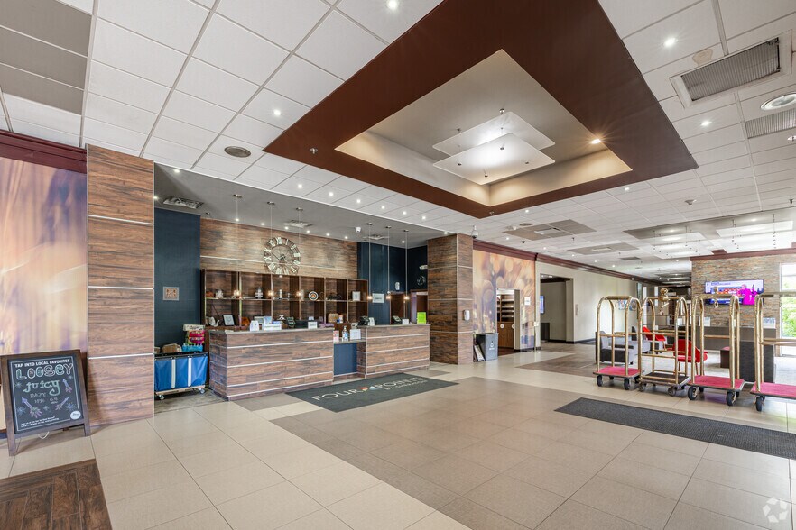 More Photos Of 10249 W Irving Park Rd, Schiller Park Hotel For Sale