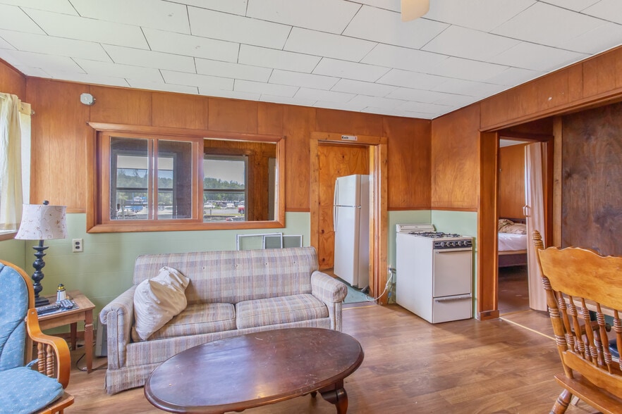 More Photos Of 356 King St, Fair Haven Marina For Sale
