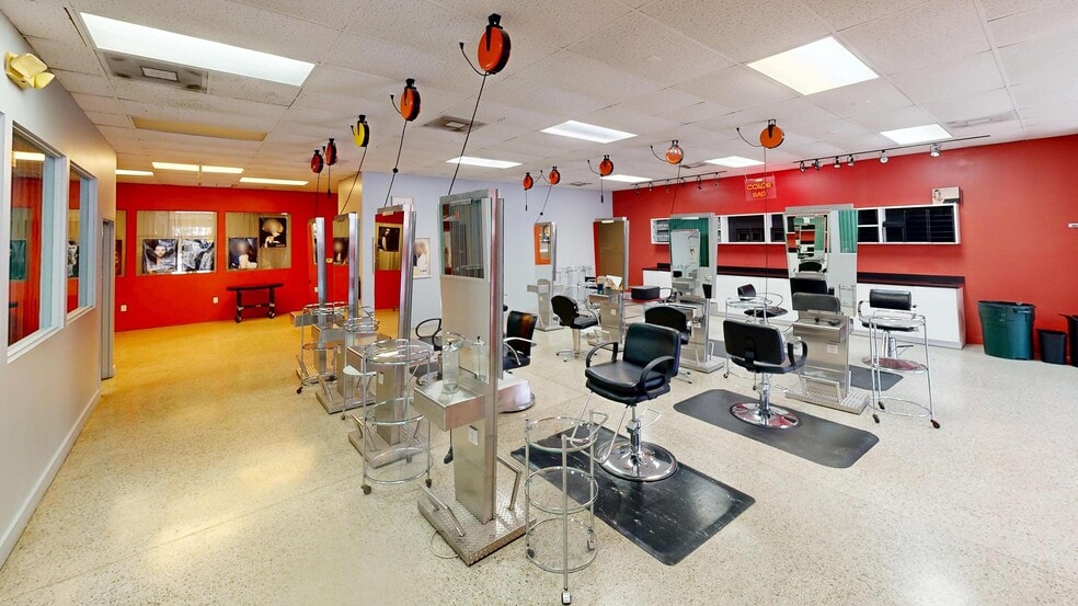 More Photos Of 225 N Ronald Reagan Blvd, Longwood General Retail For Sale