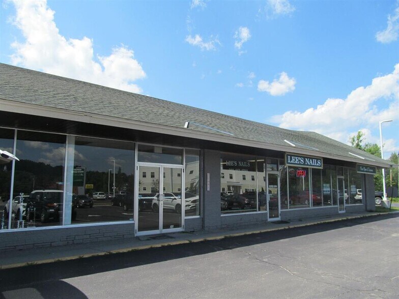 More Photos Of 17-53 John Stark Hwy, Newport Department Store For Lease