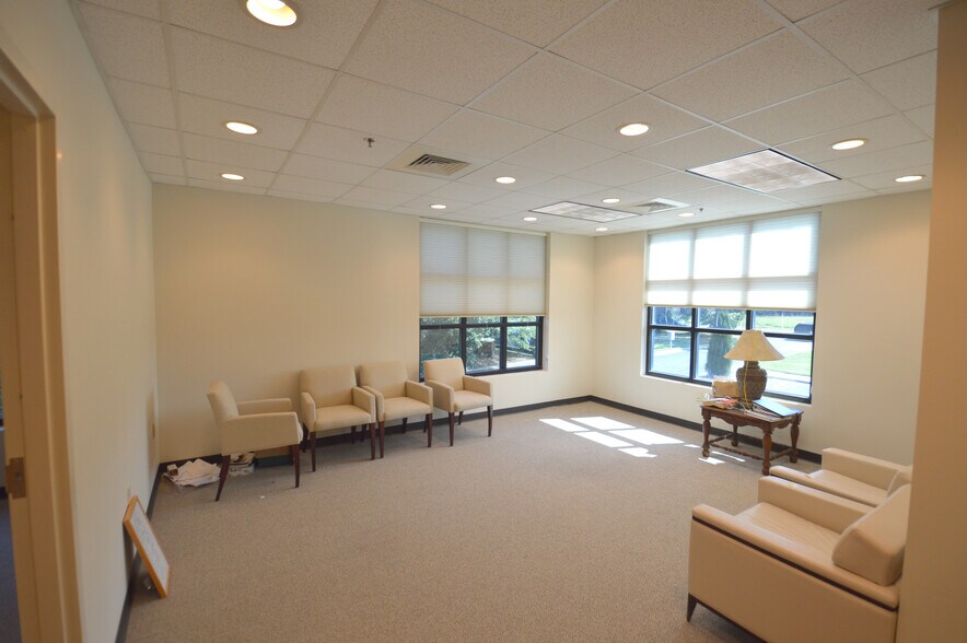 More Photos Of 2810 16th St, Hickory Medical For Lease