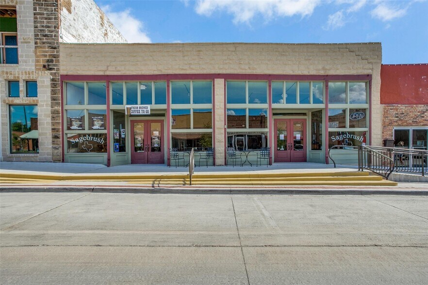 More Photos Of 1020 Halsell St, Bridgeport Flex For Sale