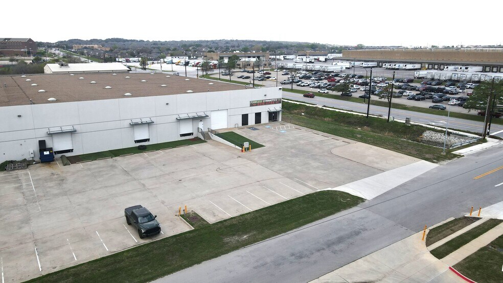 More Photos Of 5650 Kroger Dr, Keller General Retail For Lease