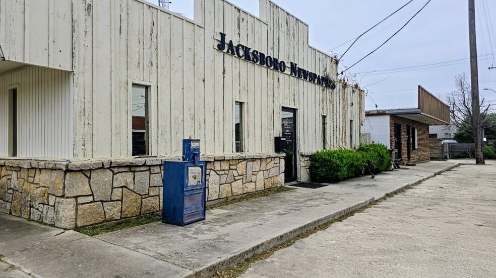Primary Photo Of 212 N Church St, Jacksboro Warehouse For Sale
