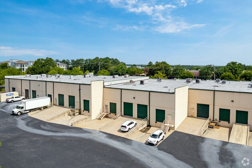 More Photos Of 1690 Roberts Blvd, Kennesaw Warehouse For Lease