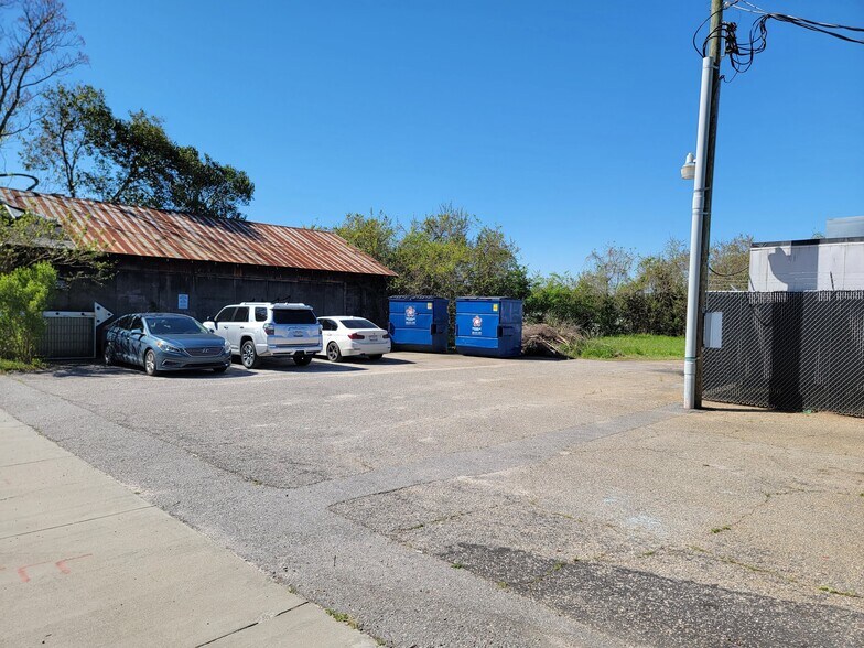 More Photos Of 530 Devine St, Columbia Restaurant For Sale