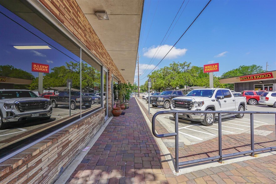More Photos Of 5613 3rd St, Katy Storefront For Lease