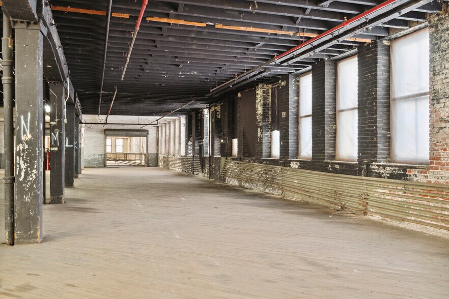 More Photos Of 2916 Weikel St, Philadelphia Warehouse For Sale