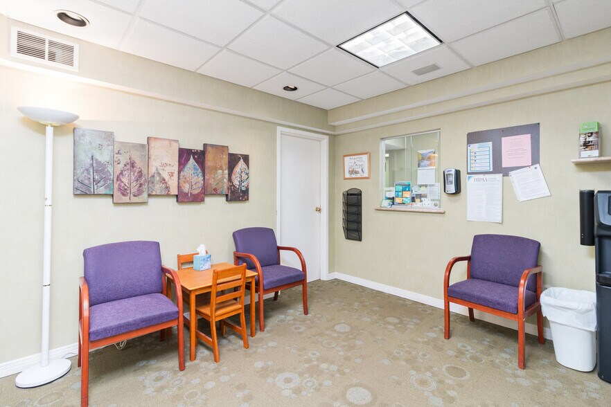 More Photos Of 155 Sycamore St, Glastonbury Office For Lease