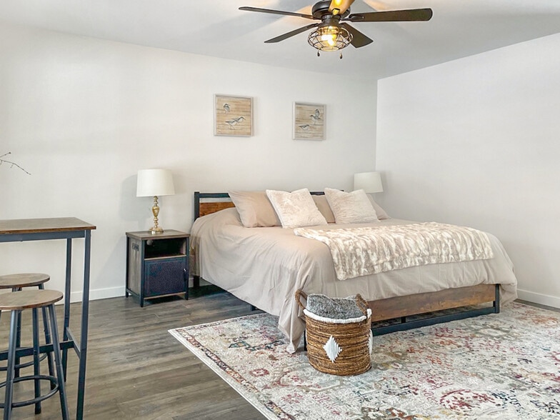More Photos Of 38780 Longmere Way, Soldotna Hospitality For Sale