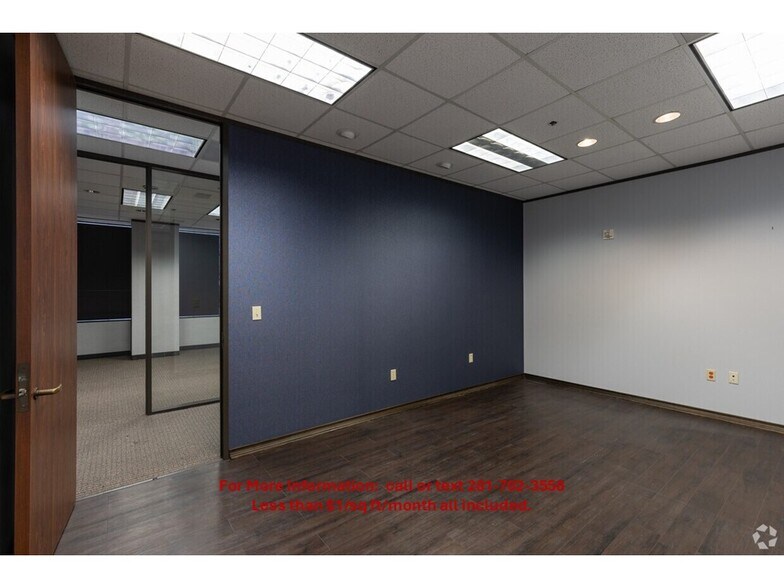 More Photos Of 450 Gears Rd, Houston Office For Lease