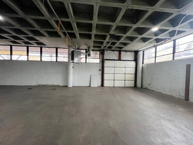 More Photos Of 111 Lafayette Ave, White Plains Warehouse For Lease