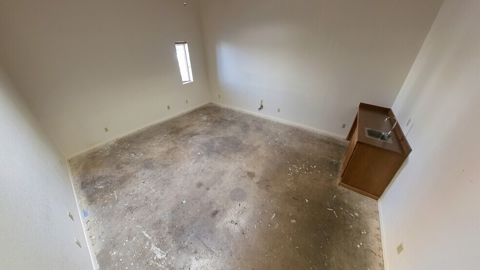 More Photos Of 3772 E Kleindale Rd, Tucson Warehouse For Lease