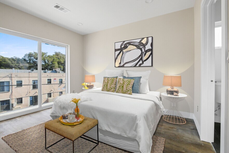 More Photos Of 1726 Menlo Ave, Los Angeles Apartments For Sale