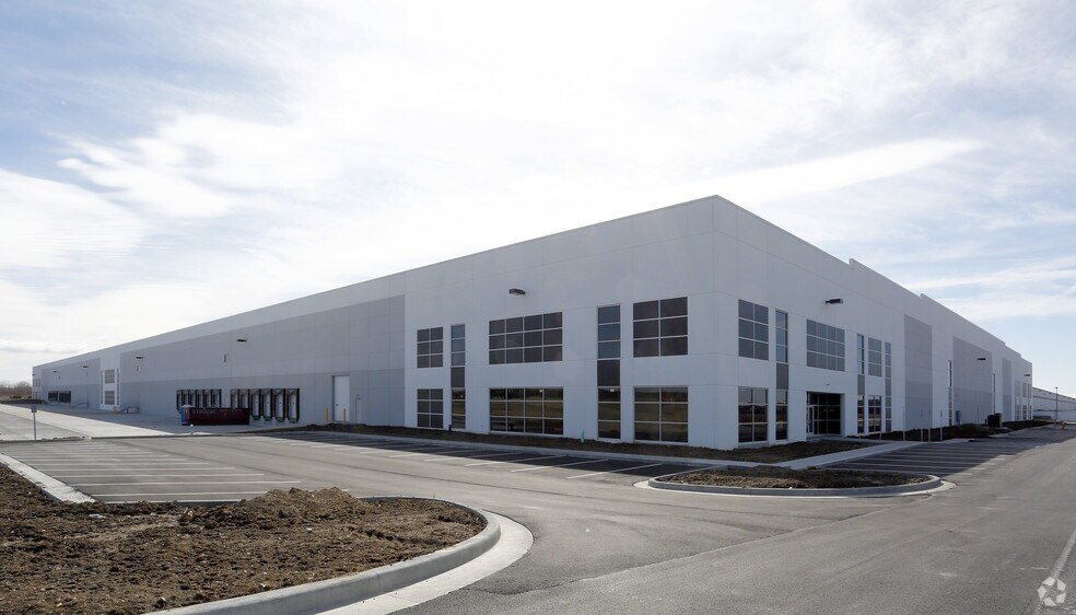 More Photos Of 650 Commerce Parkway East Dr, Greenwood Warehouse For Lease