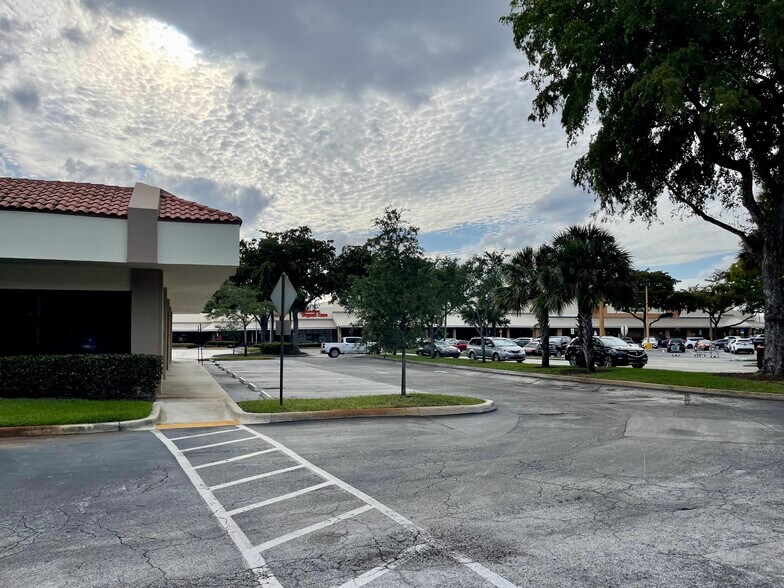 More Photos Of 8201 Pine Island, Tamarac Storefront Retail Office For Lease