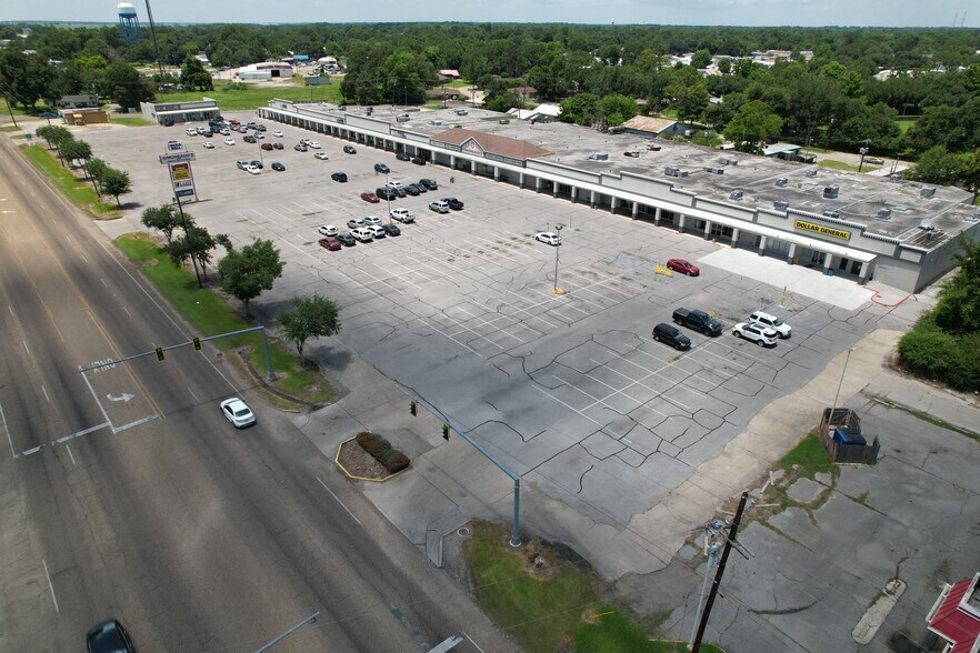 Primary Photo Of 627 E Admiral Doyle Dr, New Iberia Unknown For Lease
