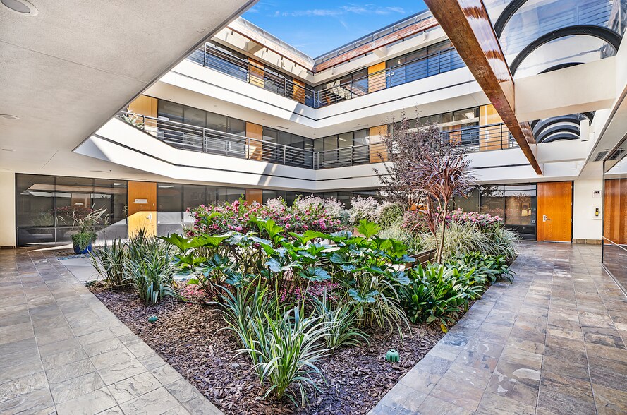 More Photos Of 4542 Ruffner St, San Diego Office For Lease
