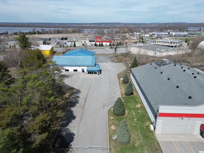 More Photos Of 2724 Laurier St, Clarence-Rockland Service For Sale