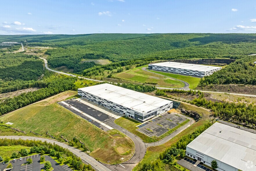 More Photos Of Alberigi Dr, Jessup Distribution For Lease