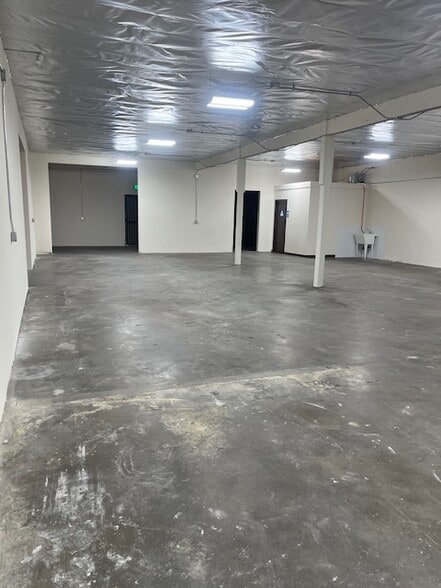 More Photos Of 11654-11658 McBean Dr, El Monte Manufacturing For Lease