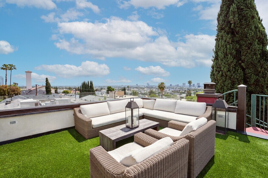 More Photos Of 8752 Holloway Dr, West Hollywood Loft Creative Space For Sale