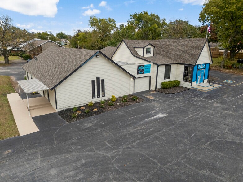 More Photos Of 1823 W 51st St, Tulsa Freestanding For Sale