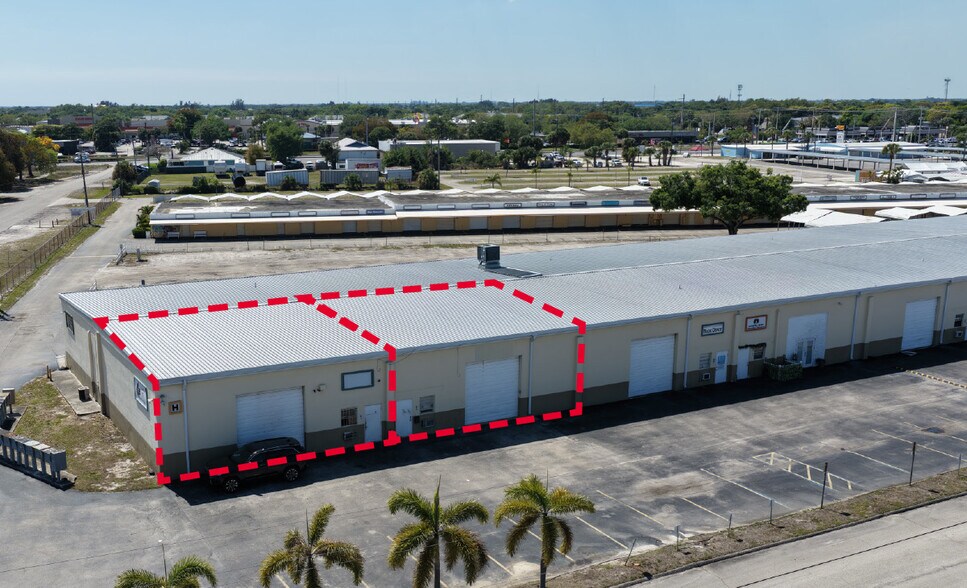 More Photos Of 2201 SE Indian St, Stuart Unknown For Lease
