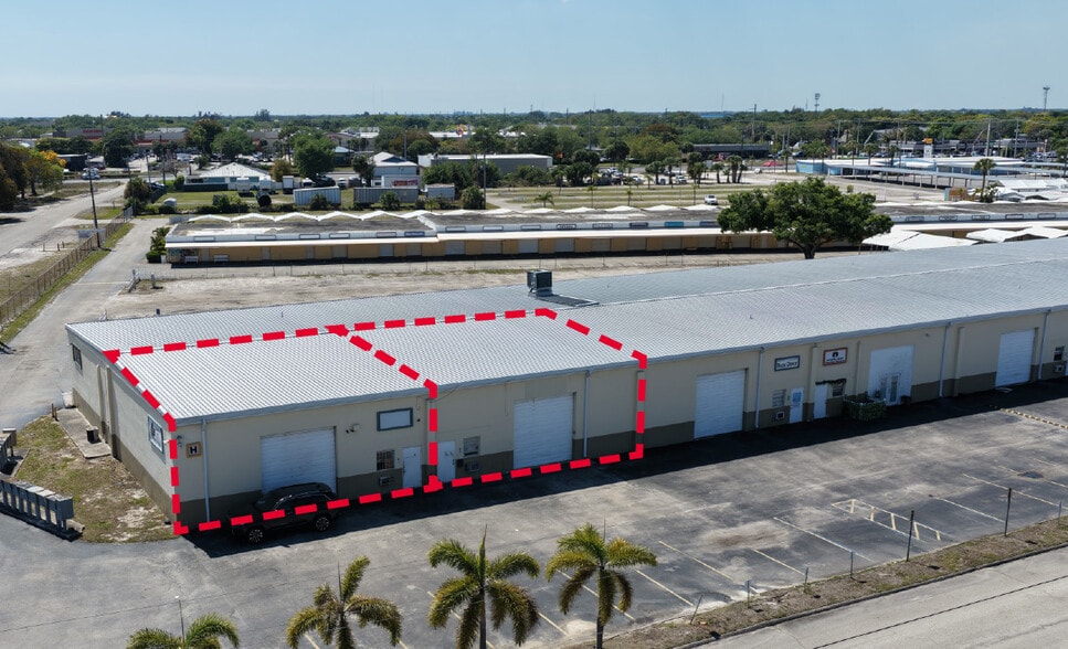 More Photos Of 2201 SE Indian St, Stuart Unknown For Lease