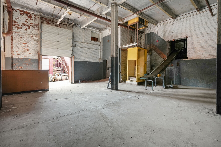 More Photos Of 431 Harris Ave, Providence Warehouse For Sale